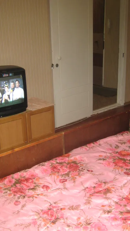 Хорошая, в паре остановок от ЖД-вокзала Томск 2