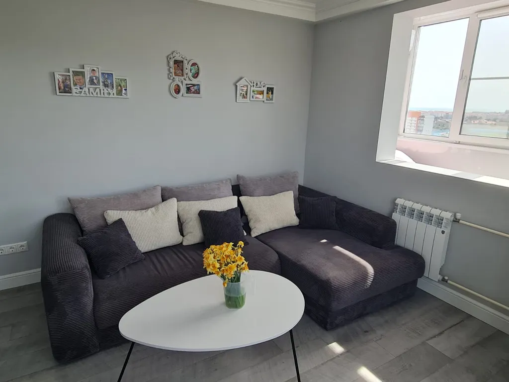 Трёхкомнатная квартира в Сочи  с видом на море и горы