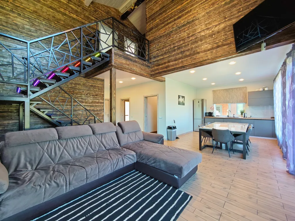 Коттедж Коттедж рядом с Красным озером — Светлое