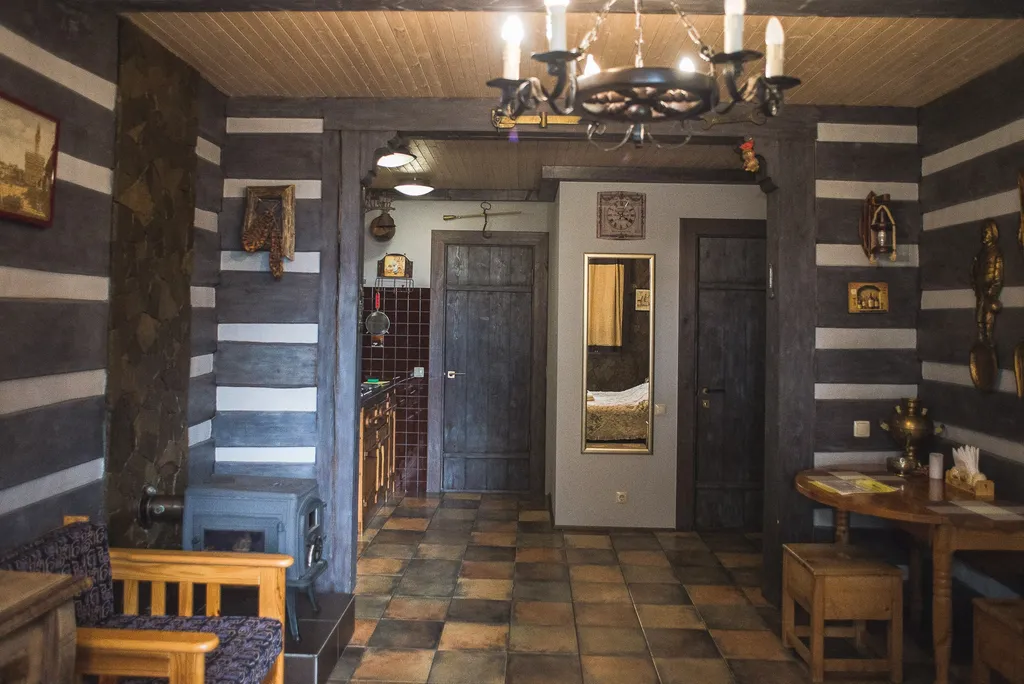 Уютный номер в гостинице в сосновом лесу и на берегу озера