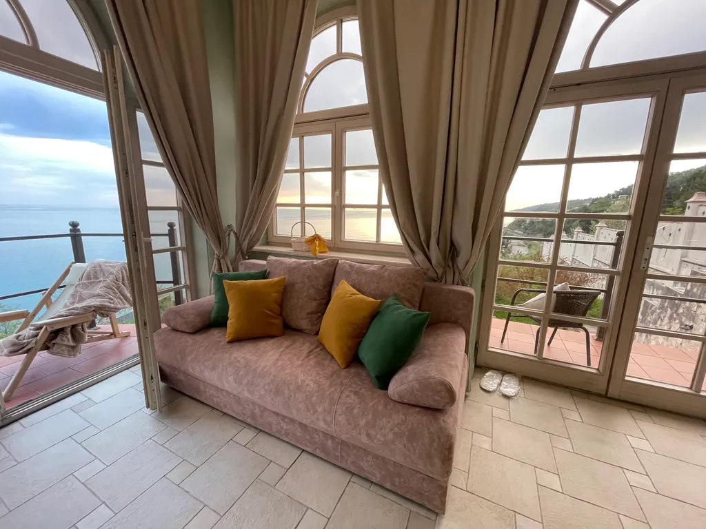 Коттедж Вилла Диана апартаменты на первой линии моря — аренда посуточно в Сочи