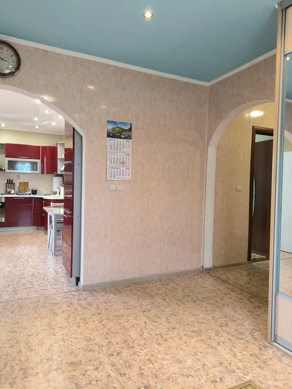 Дом рядом с аэропортом