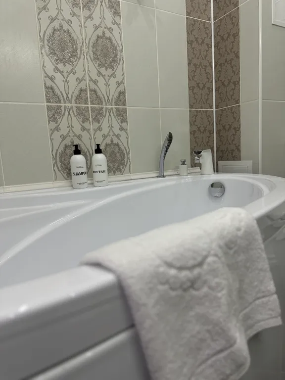 Ухоженная квартира в 7 минутах на авто от Горного Воздуха и площади Победы