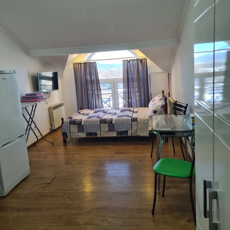 Уютная квартира студия близко к центру — аренда посуточно в Владикавказ