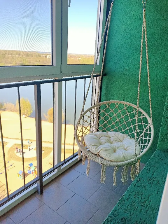 Стильная студия с видом на озеро