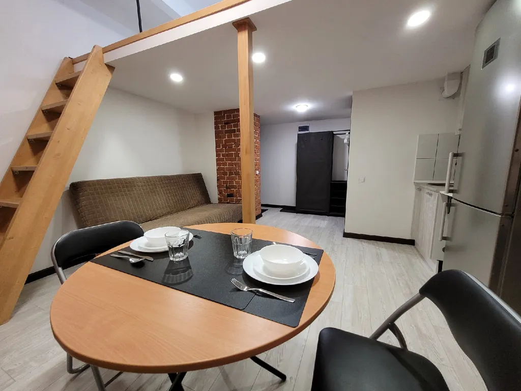 Лофт-3 Красная. Клёвая двухуровневая студия в центре