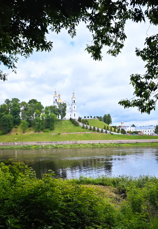 Современная однокомнатная квартира на набережной Двины