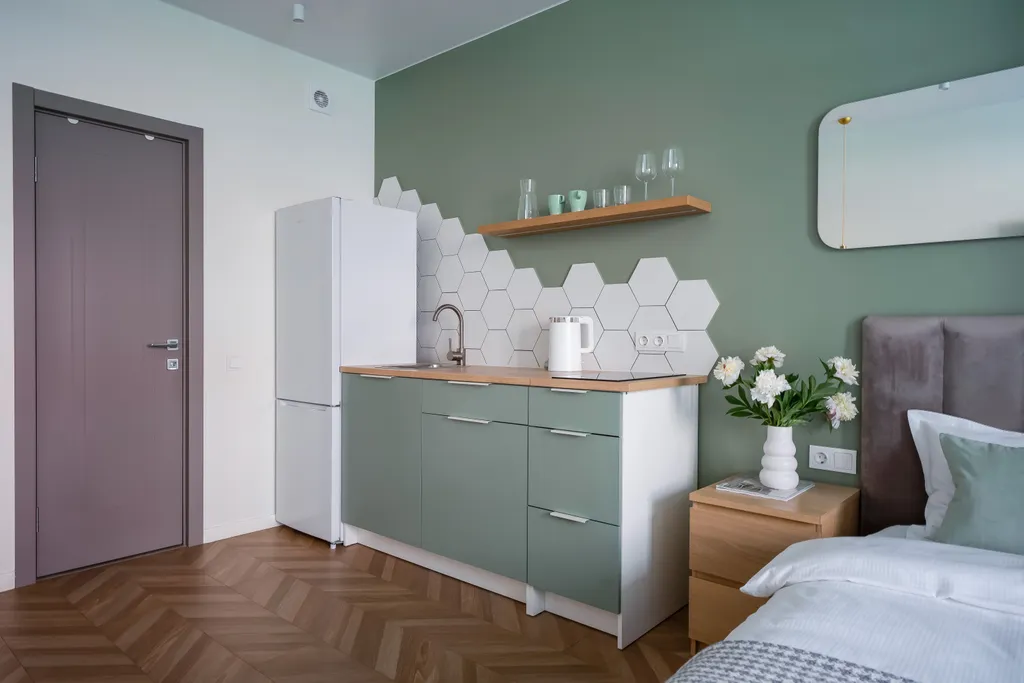 Квартира Квартира Стильная студия Оливковая с балконом и качелью — Калининград