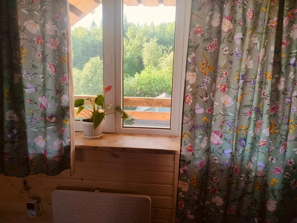 Новый дом  около леса