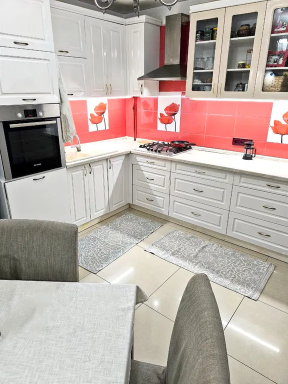 Чистый дом на большую компанию, хорошие матрасы