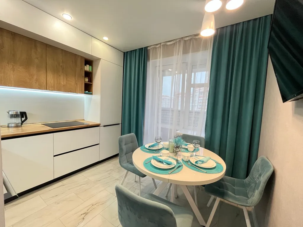 Стильная двухкомнатная квартира — аренда посуточно в Чигири