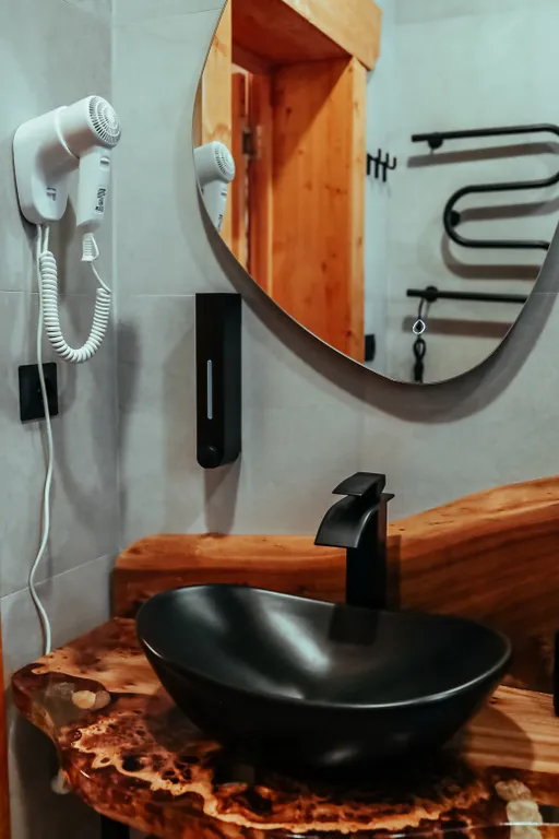 Дом на берегу озера