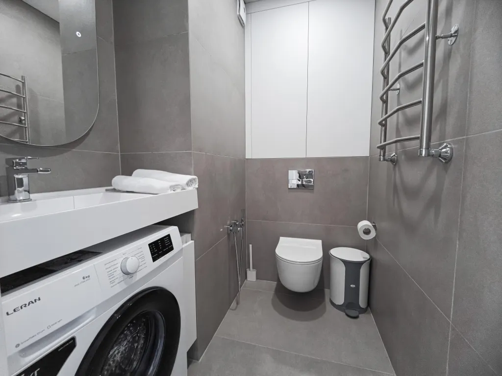 Апартаменты категории люкс 3-х комнатный на первой береговой линии