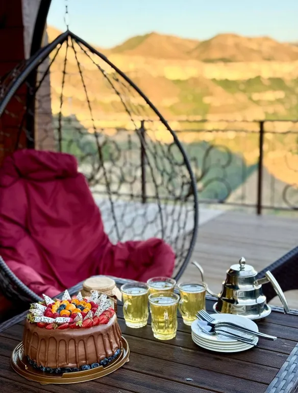 Роскошный эко дом Аквамарин с террасой у водопада и леса