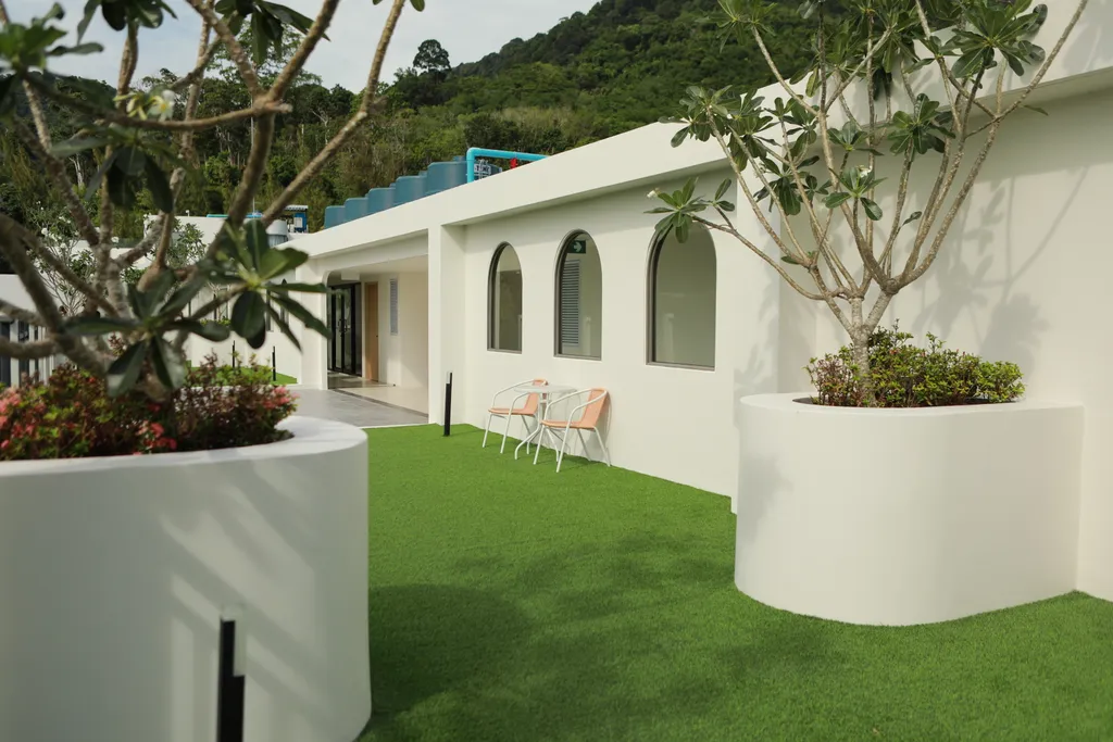 Просторная однушка у моря с бассейном и Wi-Fi 500 мбит/с