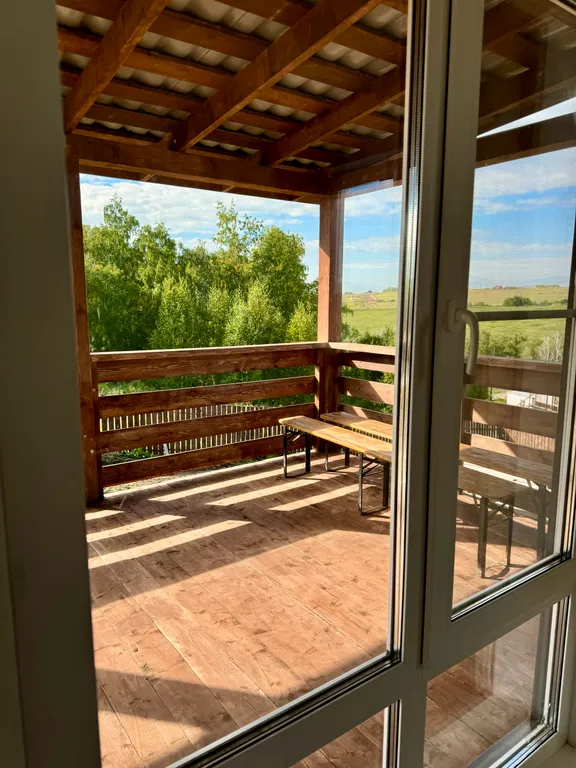 Дом с террасой и видом на закат