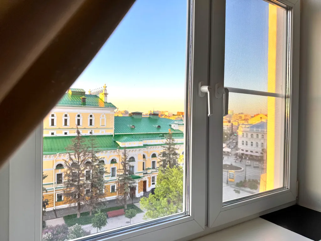 Квартира Квартира у Кремля с балконом и видом на пешеходную Покровскую и театр — Нижний Новгород