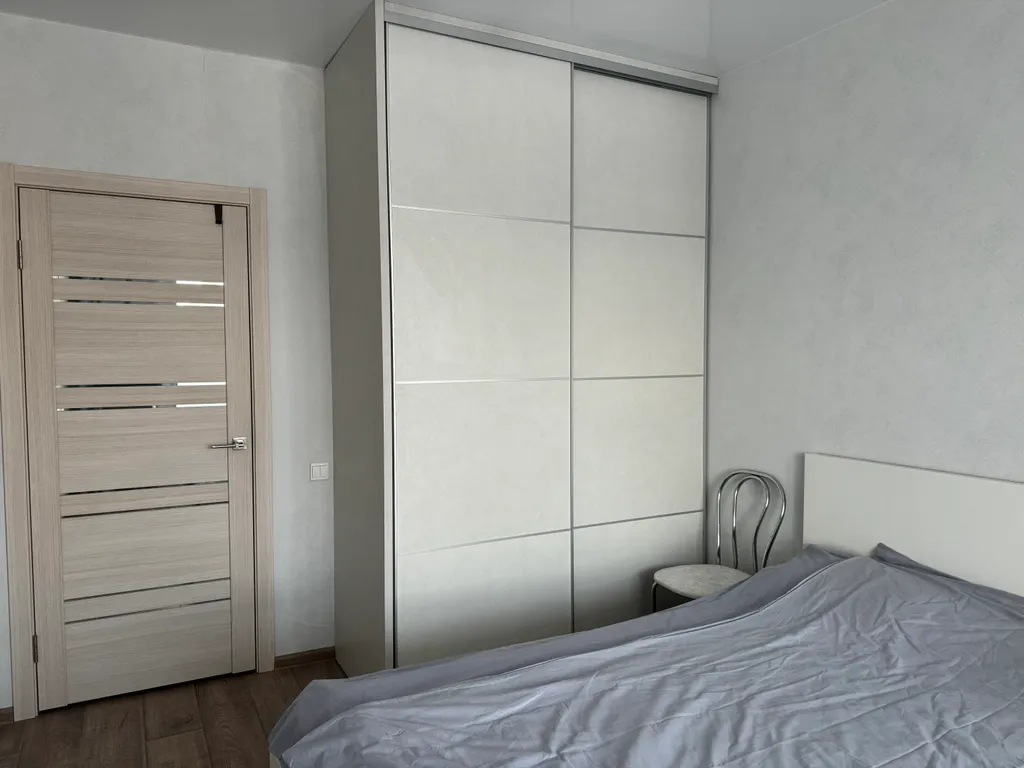 Укомплектованная квартира с отдельной спальней и подземным паркингом!