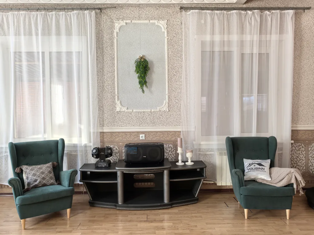 Коттедж в центре города с бассейном