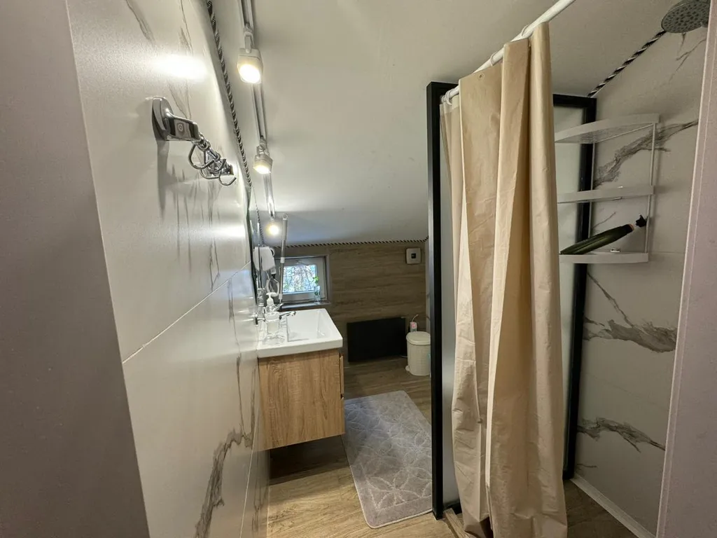 6-комнатная Квартира