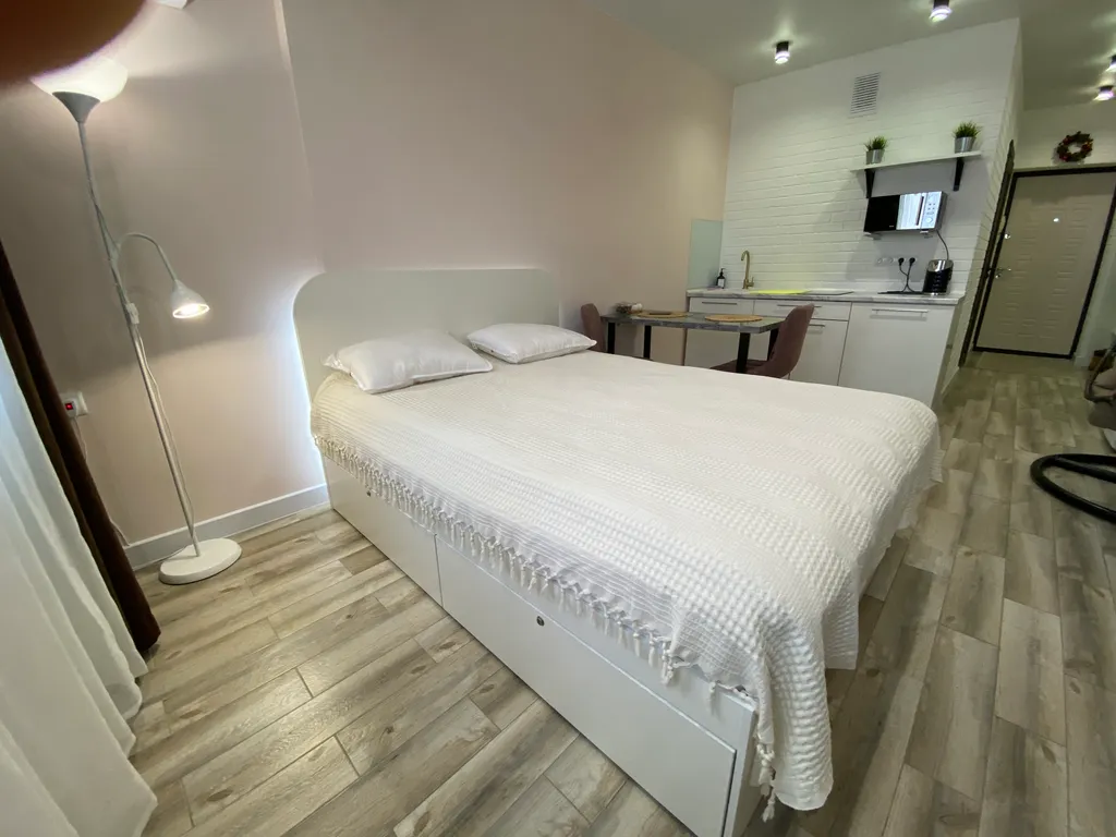 Уютная студия с видом на город