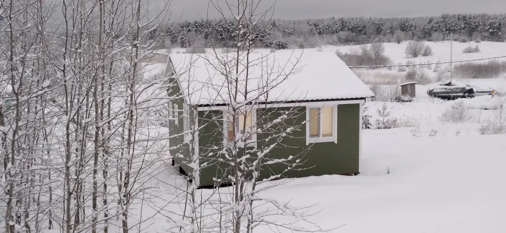 Небольшой дом на острове