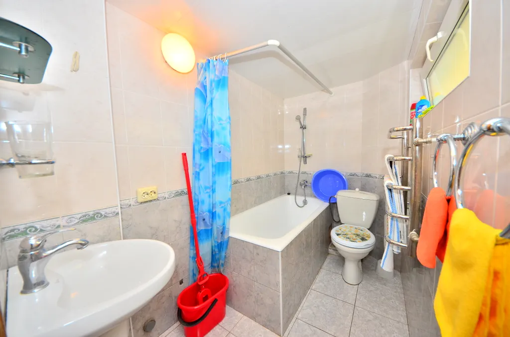 Коттедж Дом в Ялте,с двором,мангалом, рядом с пляжем. — Ялта