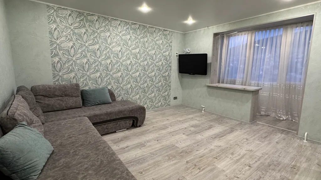 Просторная светлая квартира в центре с видом на горы — аренда посуточно в Миасс