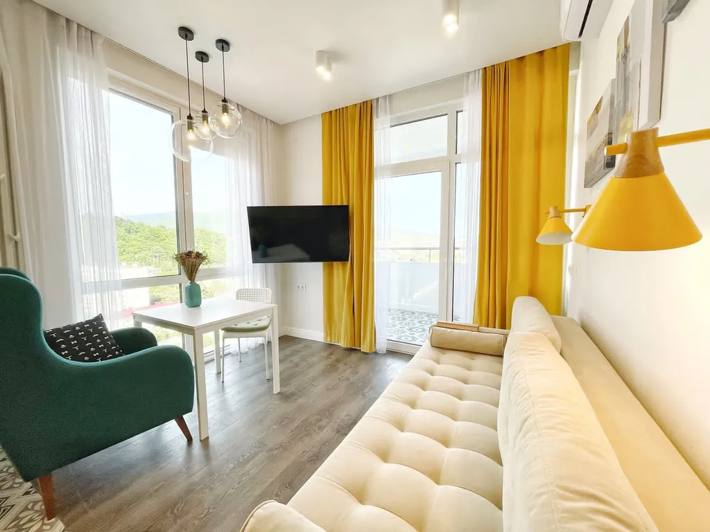 Солнечная квартира на самом берегу моря — аренда посуточно в Лазаревское