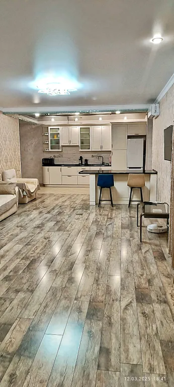 Квартира с видом на горы и набережную в центре города