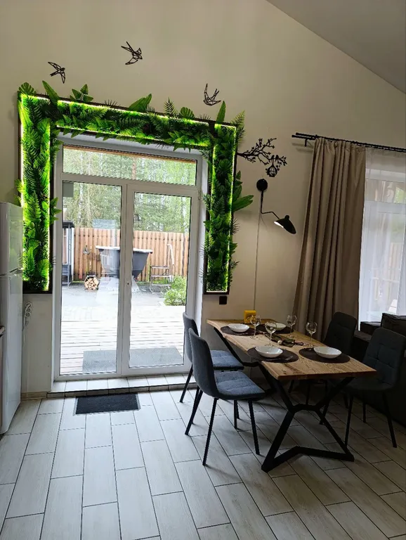 Дом с баней с выходом в лес