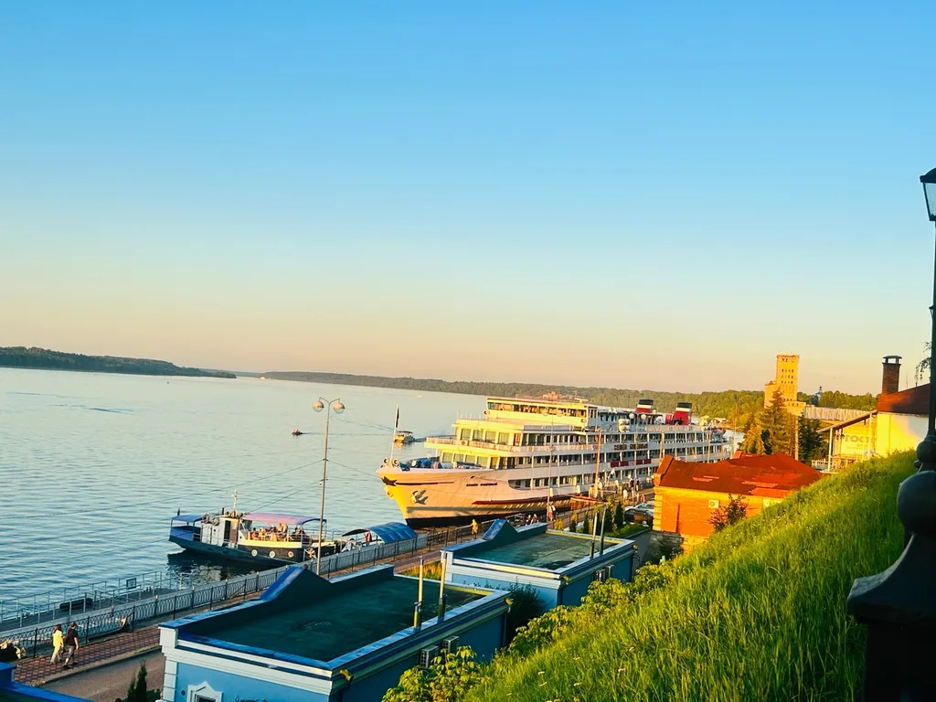 Двухкомнатная квартира на набережной в центре города
