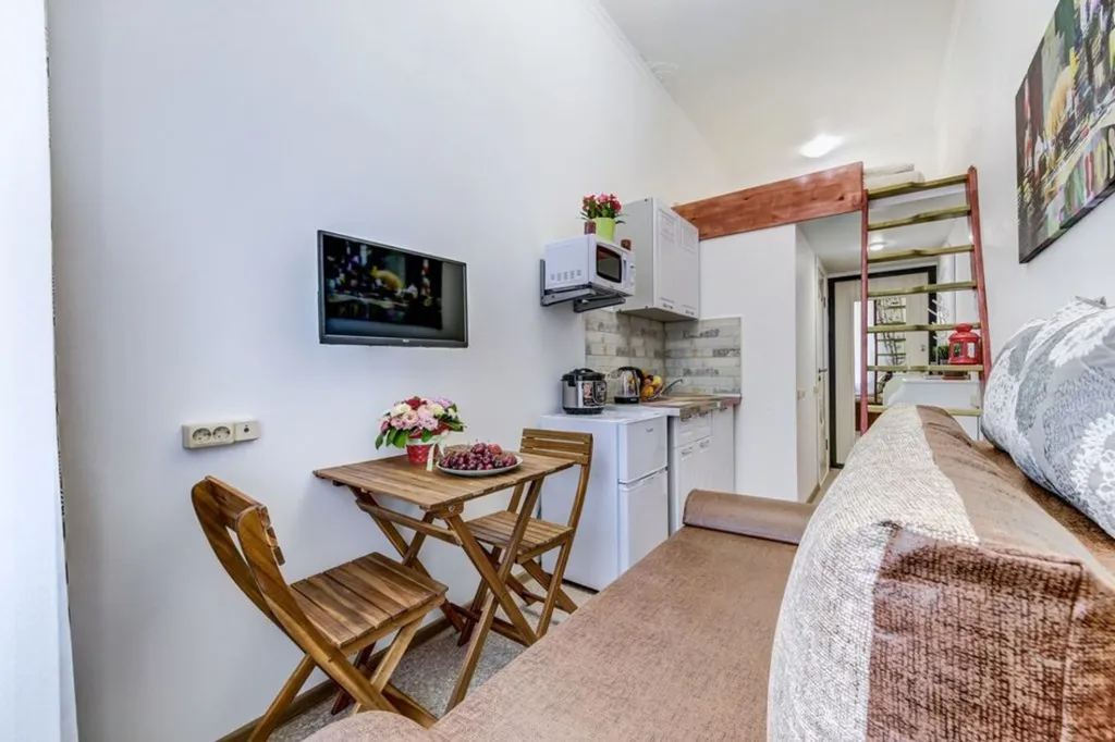 Уютная двухуровневая студия в центре Петербурга