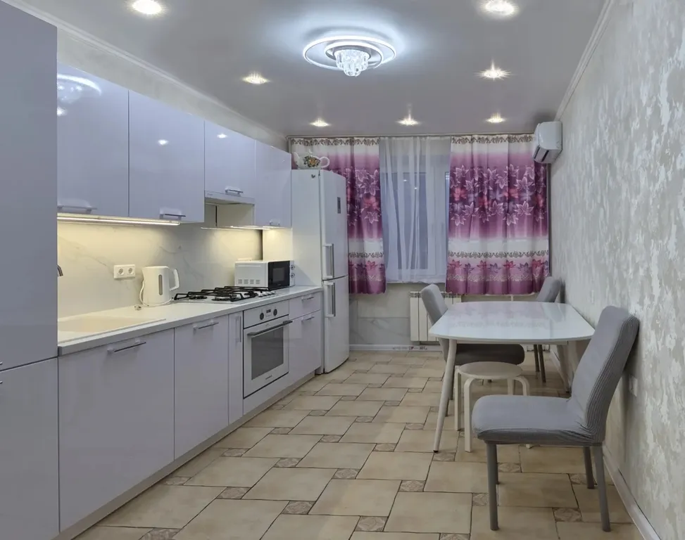 3-комнатная квартира в центре Ворошиловского района, в Золотом квадрате — аренда посуточно в Ростов-на-Дону