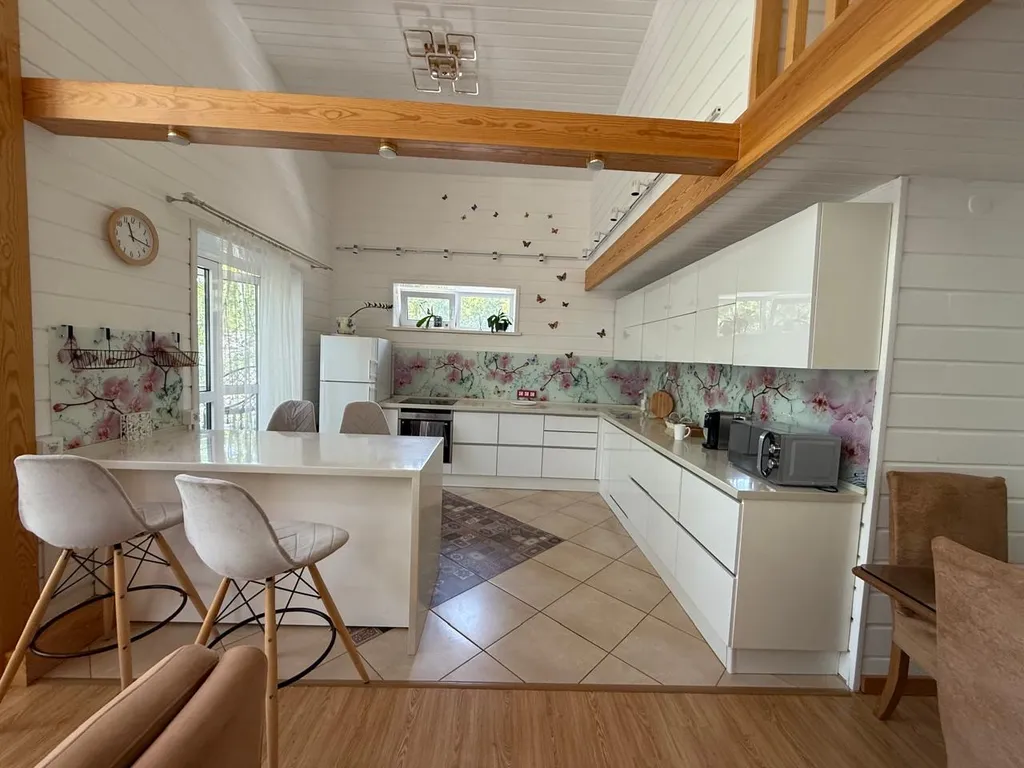 Вилла на берегу Ангары