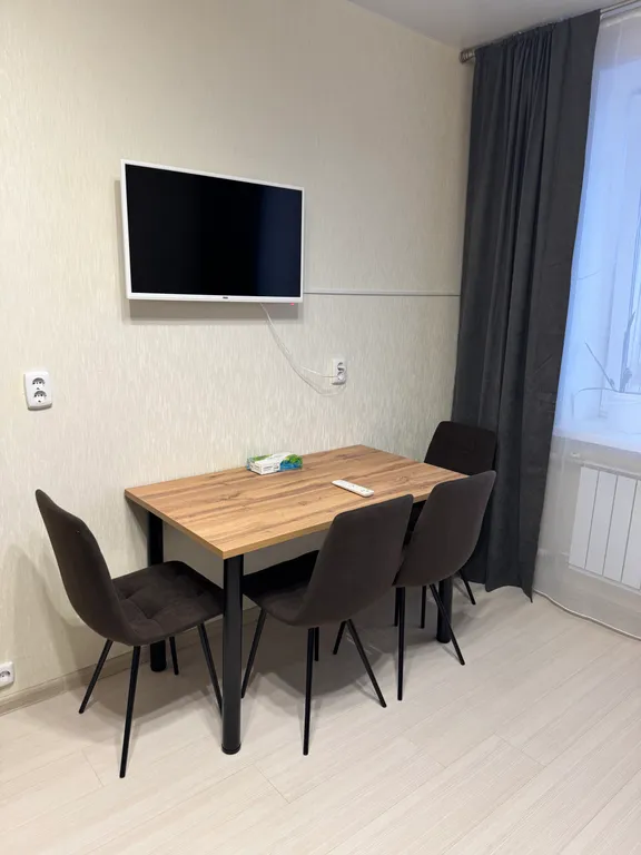 Большая евро-двухкомнатная квартира в самом центре у ТЦ Титан Арена.