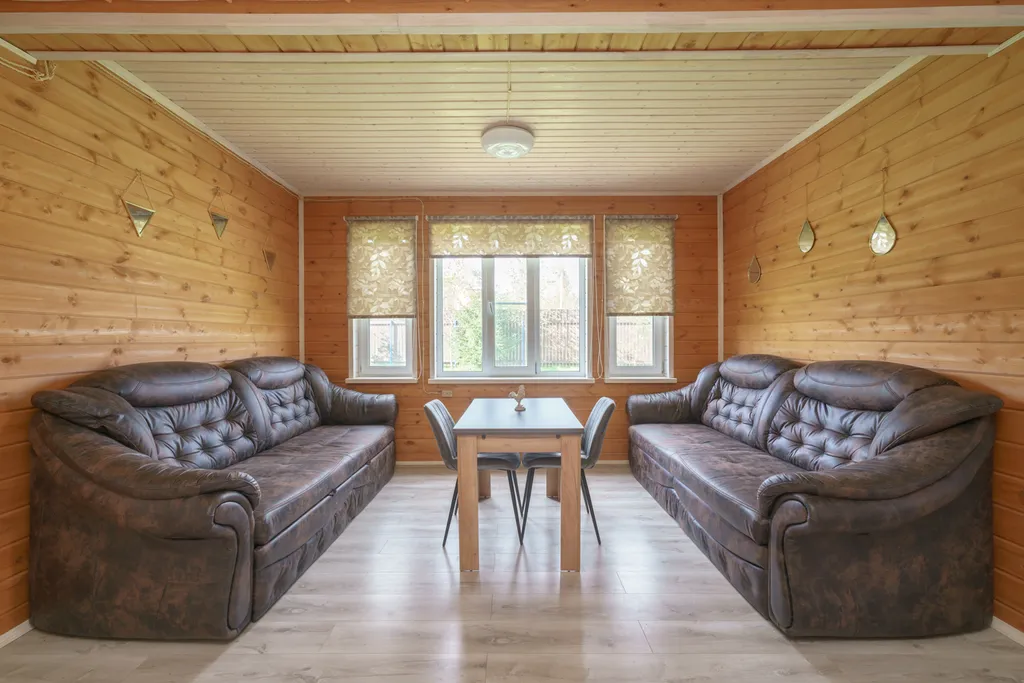 Новый коттедж для отдыха у реки с бассейном и баней