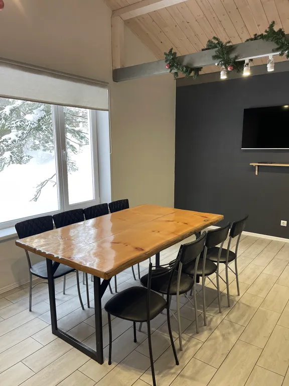 Новый дом в Геше на 1 линии по дороге на сектор Б