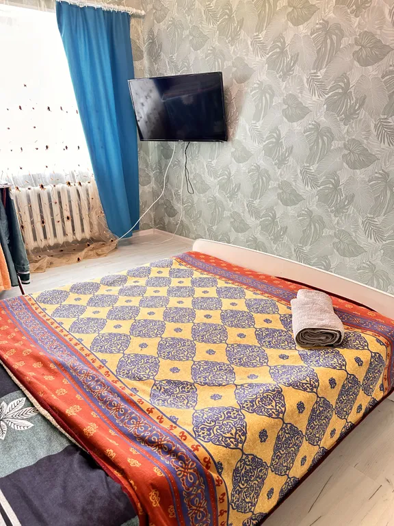 2х комн. современная квартира с балконом на 2 этаже в центре города