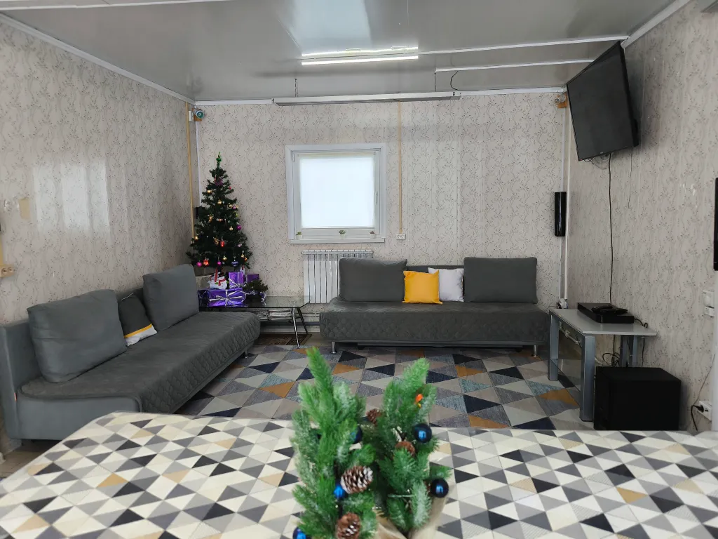 Комфортабельный 2-этажный дом с панорамным остеклением и русской баней