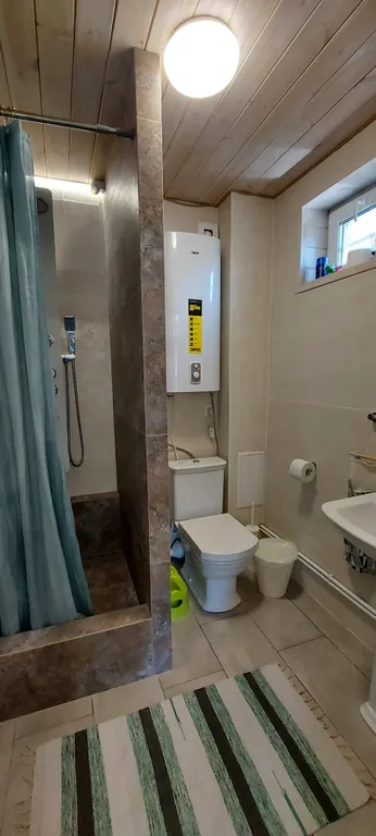 Номер на первом этаже в двухэтажном доме