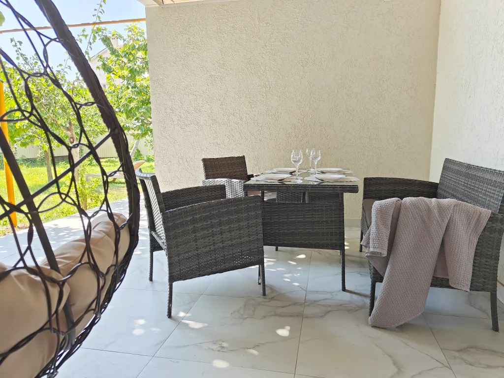 Номер Лаванда с террасой и парковкой