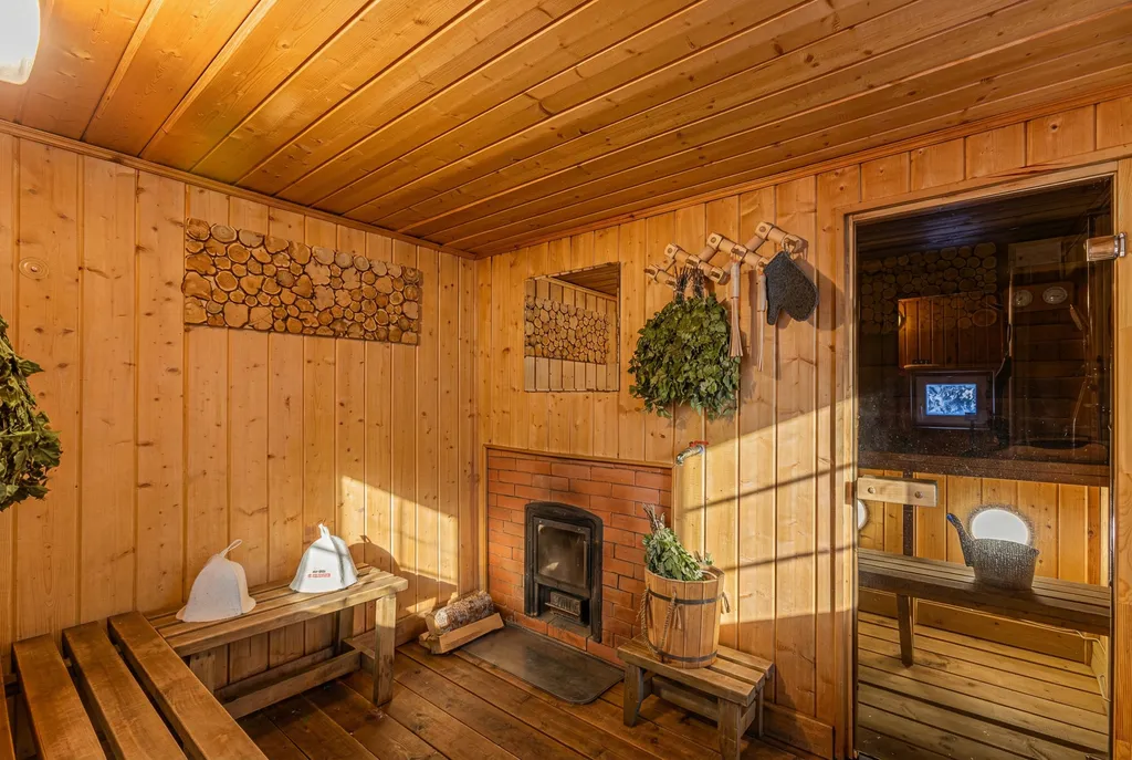 Глэмпинг на берегу с панорамными окнами