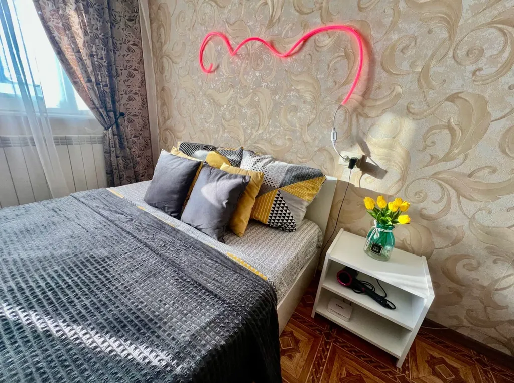 Апартаменты Комфорт Неон