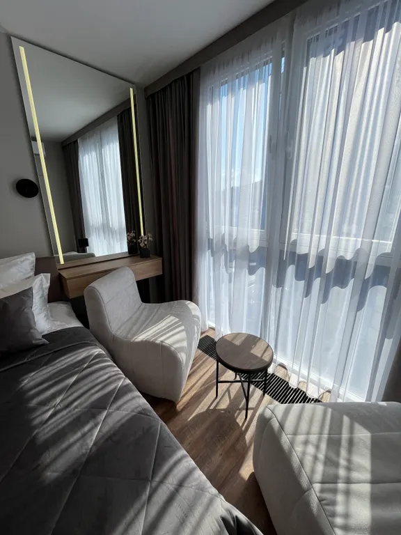 Дизайнерская квартира в доме бизнес класса с бассейном на крыше