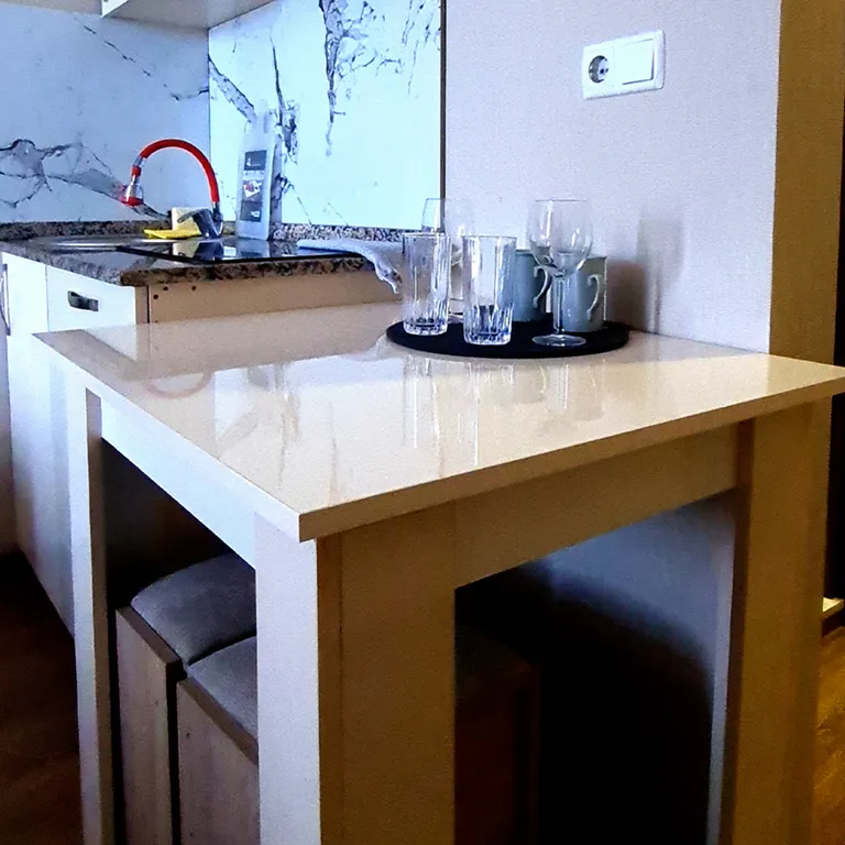 Студия с видом на море