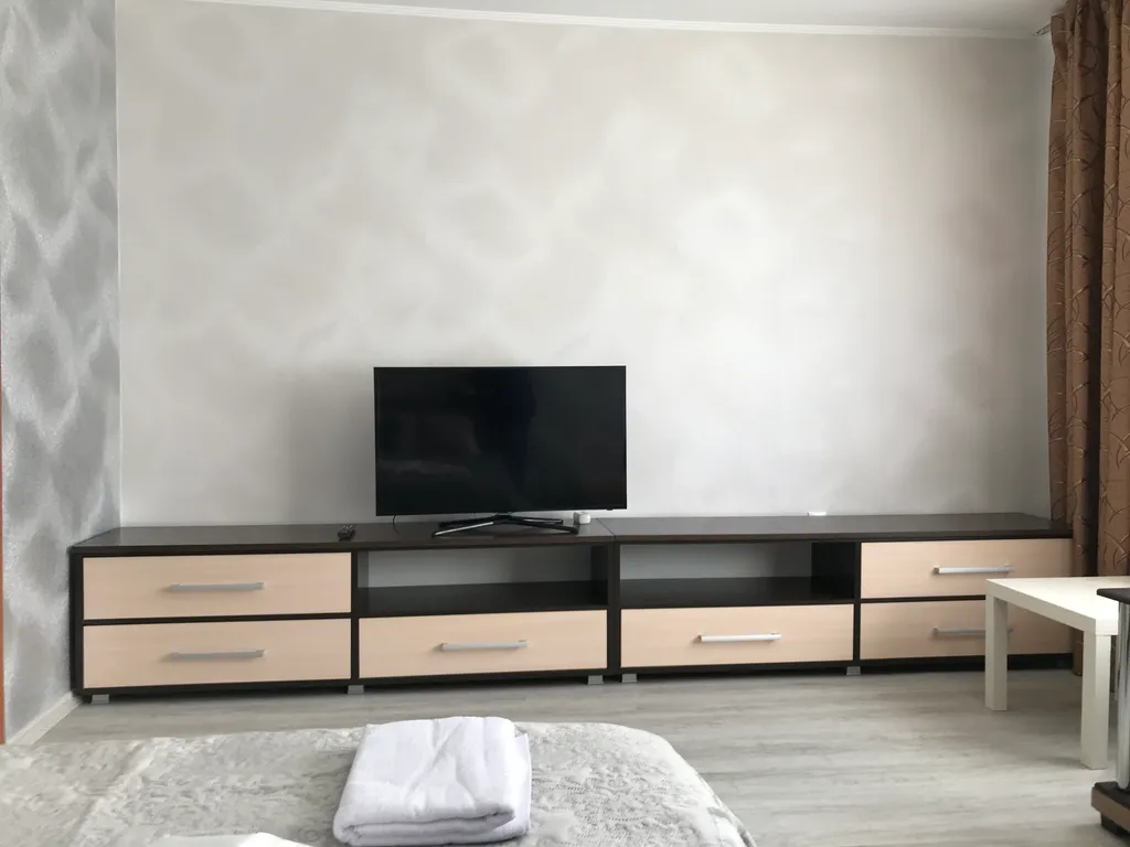 Квартира Квартира 1комн возле Планеты с деревянным балконом — Красноярск