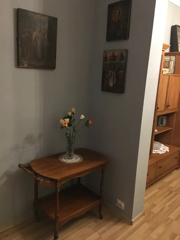 Большой дом с парковочным местом