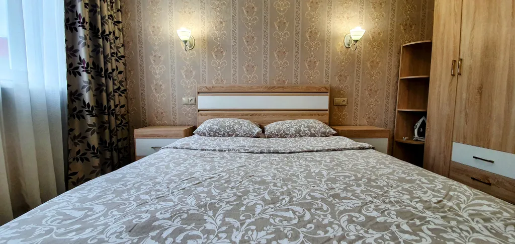 2-комнатная квартира рядом с ТРЦ Аура