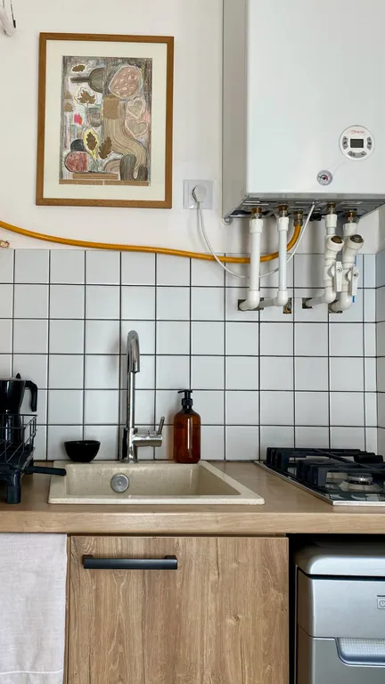 Дизайнерская квартира для двоих у метро в Тбилиси